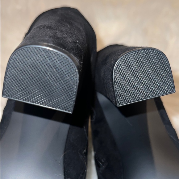 Steve Madden Black Rose Embroidered Heeled Boots - Picture 6 of 12